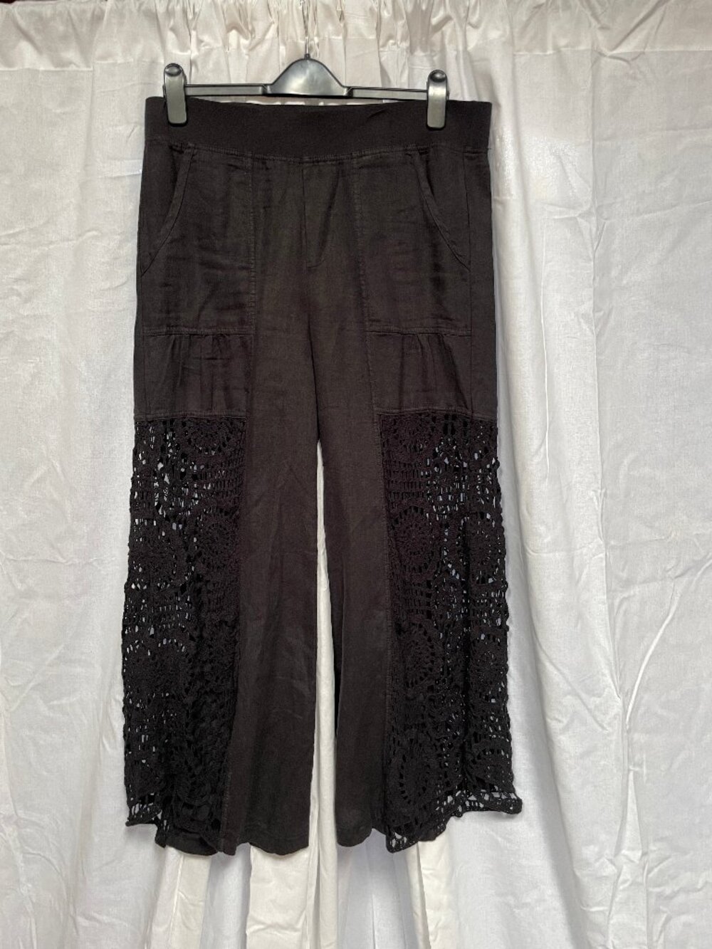 XCVI Black 100% Linen Crochet Lace Trim Wide Leg Crop Pants Size M